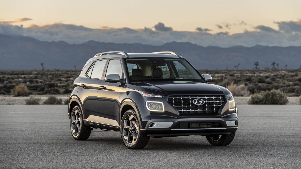 Hyundai Venue compact SUV finally launched in India starting at Rs 6.5 lakh Hyundai Venue compact SUV finally launched in India starting at Rs 6.5 lakh