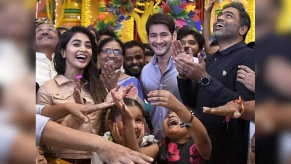 Maharshi: Mahesh Babu wraps up shoot for Vamshi Paidipally's film, also starring Pooja Hegde