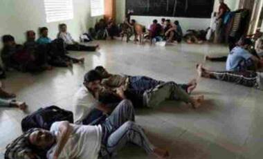 Communal tensions flare up in Sri Lanka after Easter Sunday blasts; hundreds of Muslims refugees flee Negombo town