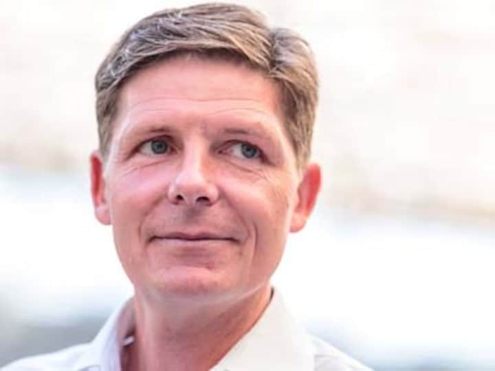 Bundesliga: Austrian coach Oliver Glasner set to replace departing Bruno Labbadia at VFL Wolfsburg