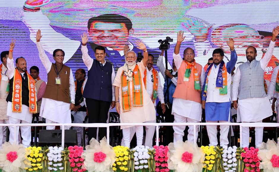 In Maharashtra's Wardha, Narendra Modi shares stage with Shiv Sena leaders, targets Sharad Pawar for 'encouraging' dynastic rule