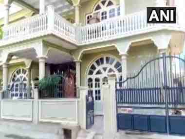 I-T raids underway at homes and two firms belonging to HD Kumaraswamy's close aides in Karnataka I-T raids underway at homes and two firms belonging to HD Kumaraswamy's close aides in Karnataka