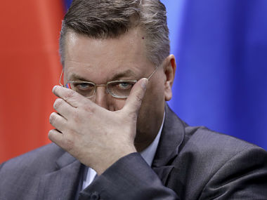 German Football Association president Reinhard Grindel resigns after criticism over accepting luxury watch as gift German Football Association president Reinhard Grindel resigns after criticism over accepting luxury watch as gift
