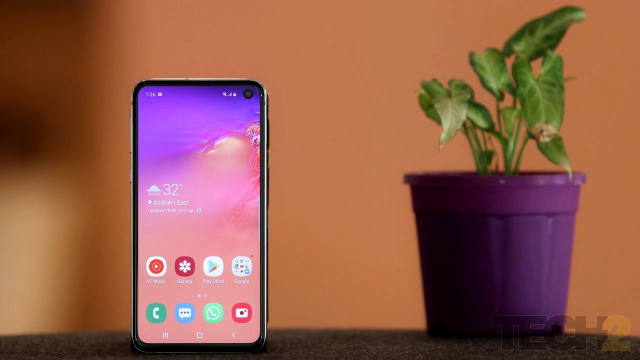 Samsung steals top spot from OnePlus for premium smartphone shipments in Q1 2019 Samsung steals top spot from OnePlus for premium smartphone shipments in Q1 2019