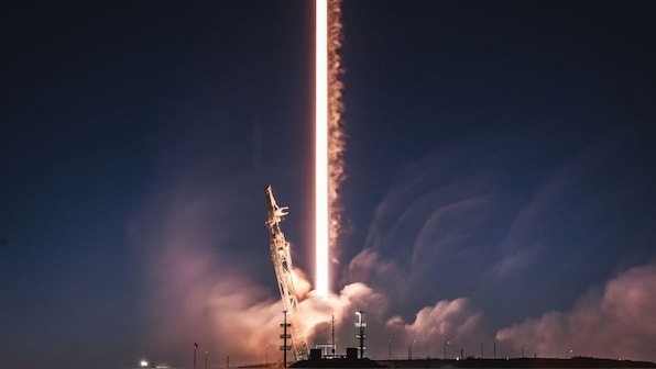 FCC gives SpaceX green light to fly internet-beaming satellites in a lower orbit