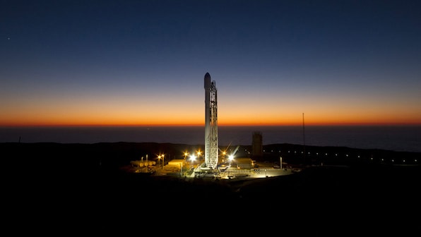 SpaceX delays Falcon 9 launch of Starlink satellites due to unfavourable winds