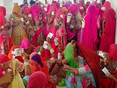 Lok Sabha polls phase 4: EVM glitches derail voting in UP, Odisha; intimidation, proxy voting reported from Rajasthan Lok Sabha polls phase 4: EVM glitches derail voting in UP, Odisha; intimidation, proxy voting reported from Rajasthan