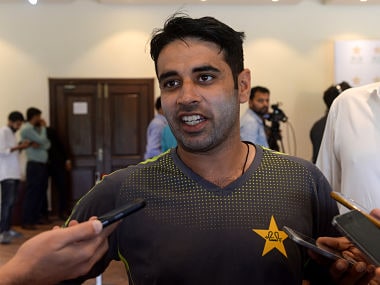 Pakistani cricketer Abid Ali speaks to media at the Gaddafi Cricket Stadium in Lahore on April 21, 2019. - Pakistan’s newly selected opener Abid Ali on April 21 expressed confidence that despite strained political relations India’s legendary batsman Sachin Tendulkar will give him a hug and a few batting tips at next month’s World Cup. (Photo by ARIF ALI / AFP)