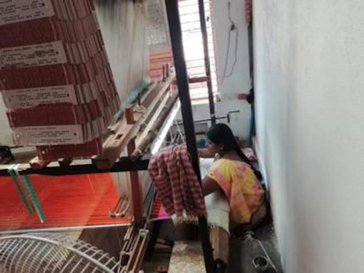 Andhra Pradesh political parties woo Dharmavaram handloom weavers, but is industry beyond point of no return?