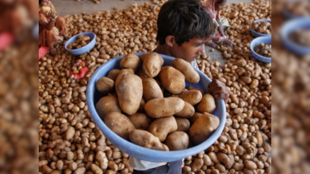 Gujarat govt offers to play the umpire; suggests PepsiCo India make it a party to contracts with potato farmers