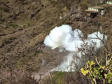 Five-year-old, BSF sub-inspector killed in shelling along LoC in Jammu and Kashmir's Poonch; 14, including 9 civilians, injured Five-year-old, BSF sub-inspector killed in shelling along LoC in Jammu and Kashmir's Poonch; 14, including 9 civilians, injured