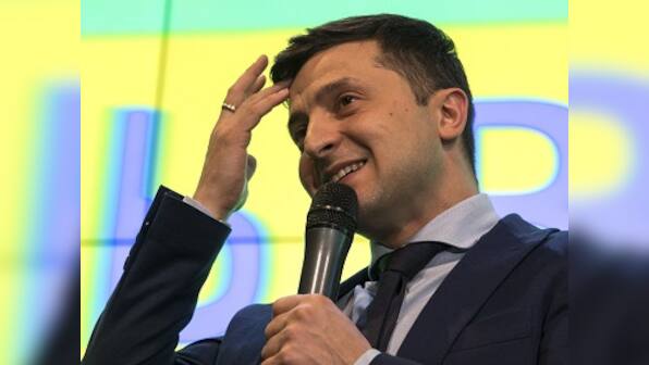 Ukrainian comedian leading presidential elections with over 30% votes advances to run-off with President Petro Poroshenko