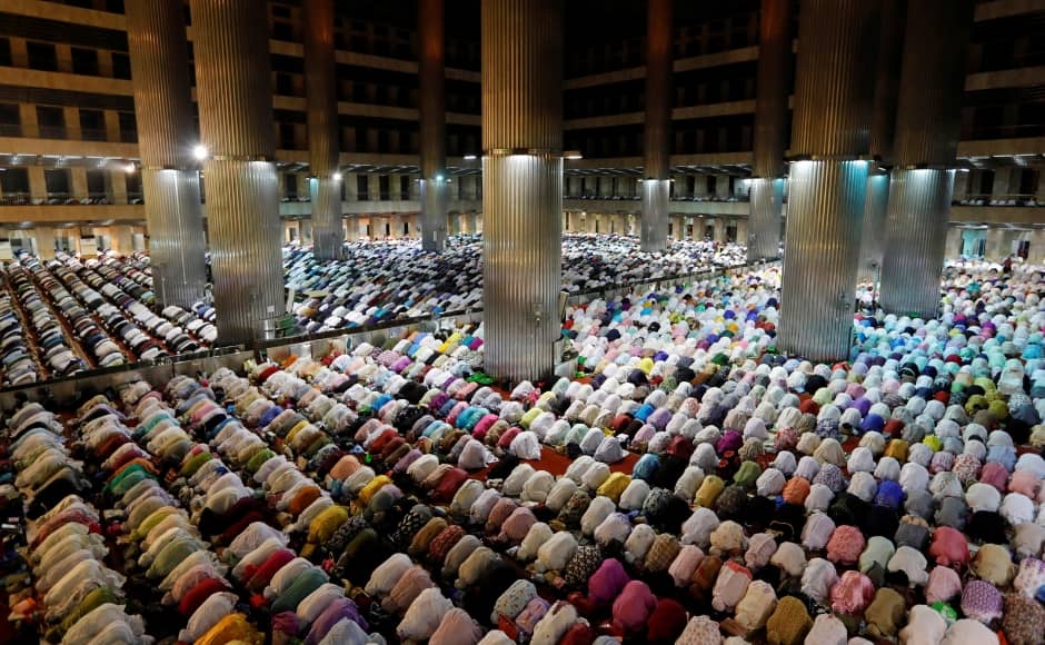 with-fasting-and-prayer-muslims-mark-the-holy-month-of-ramadan-across