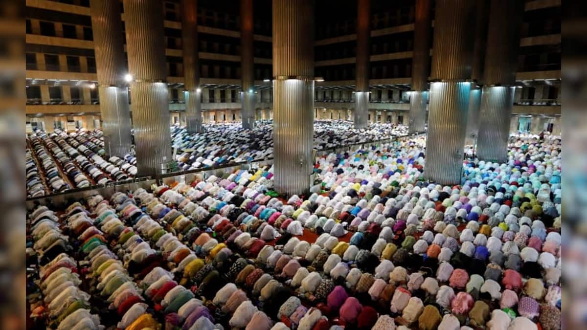 With fasting and prayer, Muslims mark the holy month of Ramadan across ...