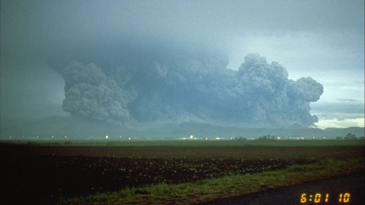 Eruption of Mount Pinatubo at daybreak on 15 June, 1991. Image credit: USGS/Cascade Volcano Observatory.