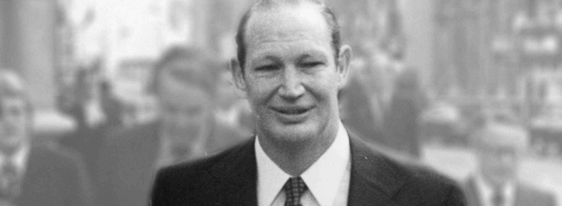 When big-bang Packer Circus came to town When big-bang Packer Circus came to town