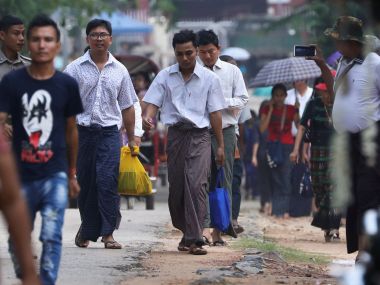 Myanmar releases Reuters reporters Wa Lone and Kyaw Soe Oo from prison; duo among thousands granted amnesty by president Myanmar releases Reuters reporters Wa Lone and Kyaw Soe Oo from prison; duo among thousands granted amnesty by president