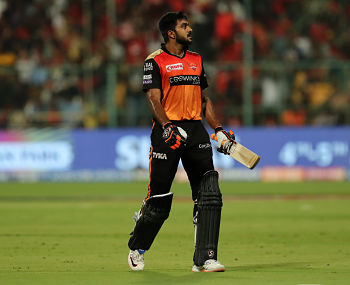 IPL 2019, RCB vs SRH: Pressure makes Sunrisers Hyderabad batsmen walk in with self-destruct button stitched on IPL 2019, RCB vs SRH: Pressure makes Sunrisers Hyderabad batsmen walk in with self-destruct button stitched on