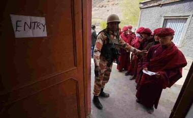 Phase five of Lok Sabha Election 2019 saw mix of poll violence and EVM glitches as voters from 7 states went to polls