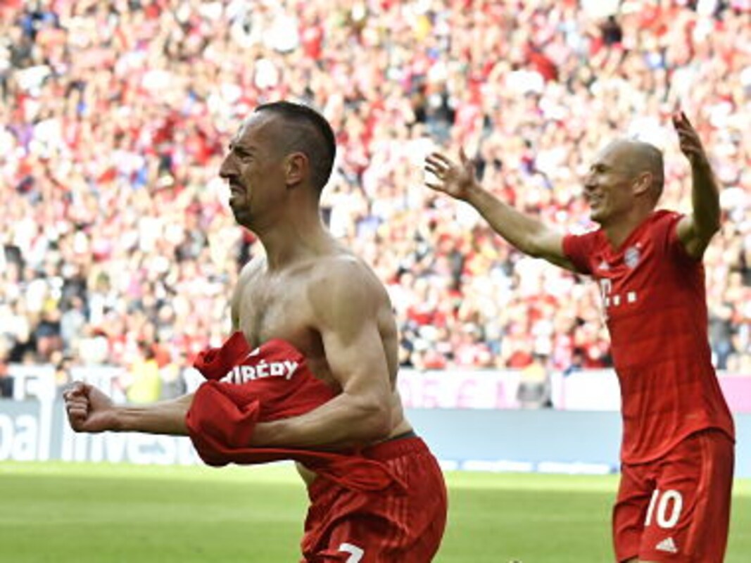 bundesliga departing arjen robben franck ribery bring bayern munich to tears in final game for bavarian giants sports news firstpost