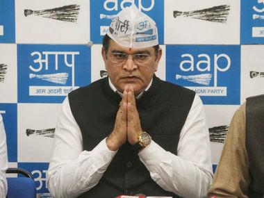 AAP candidate Balbir Singh Jakhar's son claims father paid Rs 6 crore to Kejriwal to contest LS polls; leader denies charge AAP candidate Balbir Singh Jakhar's son claims father paid Rs 6 crore to Kejriwal to contest LS polls; leader denies charge