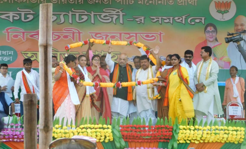 Amit Shah knows what buttons to press. He adopts a bit of Modi’s folksy style, bantering with the audience, raising the temperature bit by bit. Image courtesy: Sandip Roy