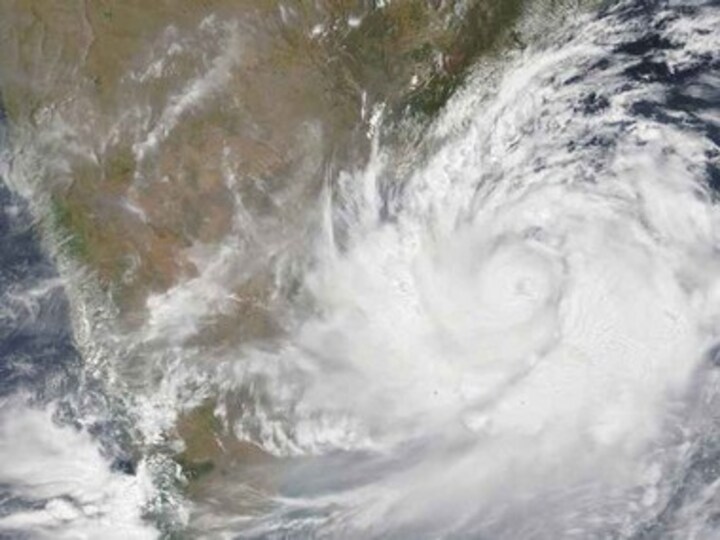 Heavy rainfall likely along Gujarat, Saurashtra coasts today amid forecast of Cyclone Maha intensifying into 'very severe storm'