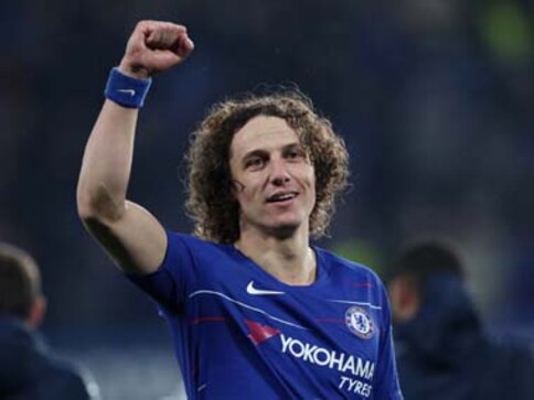 Premier League: Chelsea defender David Luiz signs contract ...