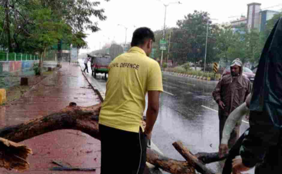 Rescue officials have been stationed at several parts of the state. This photo is from Bhubaneswar. A Ghose/101Reporters Rescue officials have been stationed at several parts of the state. This photo is from Bhubaneswar. A Ghose/101Reporters