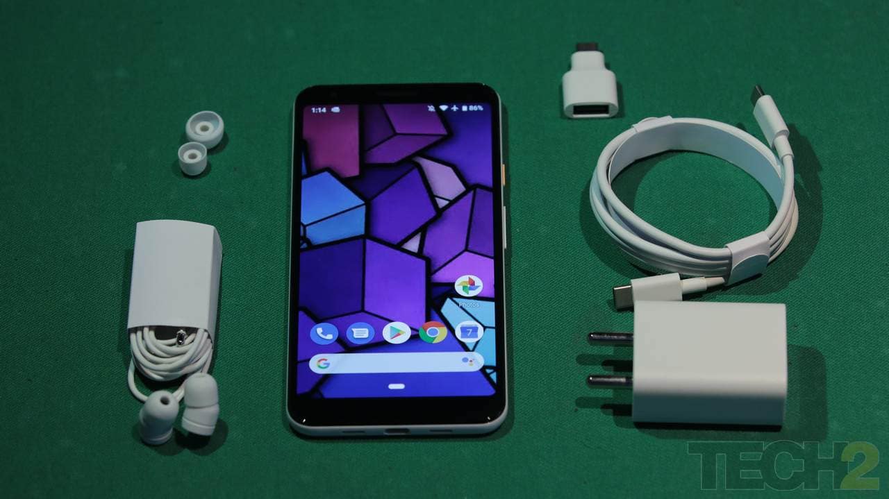 The Google Pixel 3a XL gets you pretty much everything you need (including a 3.5 mm headphone jack) as a part of the package. Image: Omkar G