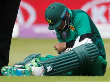 ICC Cricket World Cup 2019: Pakistan suffer injury scare as batsman Imam-ul-Haq retires hurt from fourth ODI against England ICC Cricket World Cup 2019: Pakistan suffer injury scare as batsman Imam-ul-Haq retires hurt from fourth ODI against England