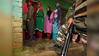 Low turnout marks four phases of LS polls in Kashmir: 172 booths record zero polling; analysts term boycott voluntary