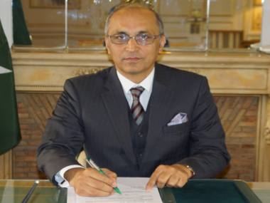 Pakistan appoints France ambassador Moin ul Haque as High Commissioner to India: 'Hope he will deliver,' says Shah Mahmood Qureshi Pakistan appoints France ambassador Moin ul Haque as High Commissioner to India: 'Hope he will deliver,' says Shah Mahmood Qureshi