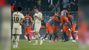 Ligue 1: Paris Saint-Germain suffer third defeat in last four league games as Montpellier strike late to stun champions
