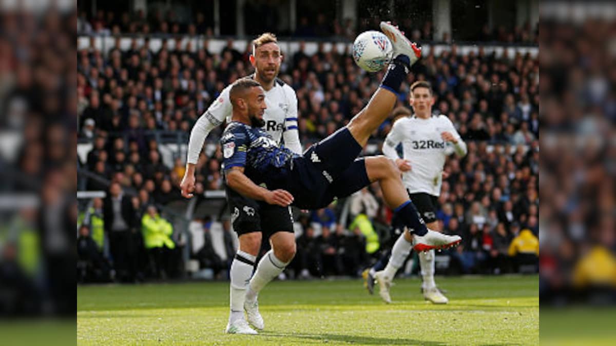 Championship: Leeds United's Kemar Roofe scores in second-half against Derby County to ensure win in first-leg playoff semis