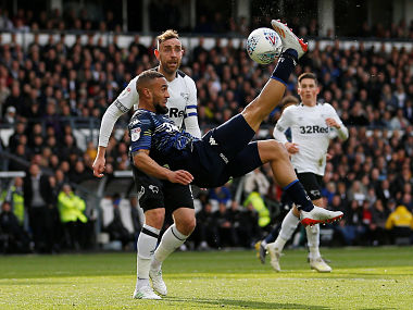 Championship: Leeds United's Kemar Roofe scores in second-half against Derby County to ensure win in first-leg playoff semis Championship: Leeds United's Kemar Roofe scores in second-half against Derby County to ensure win in first-leg playoff semis