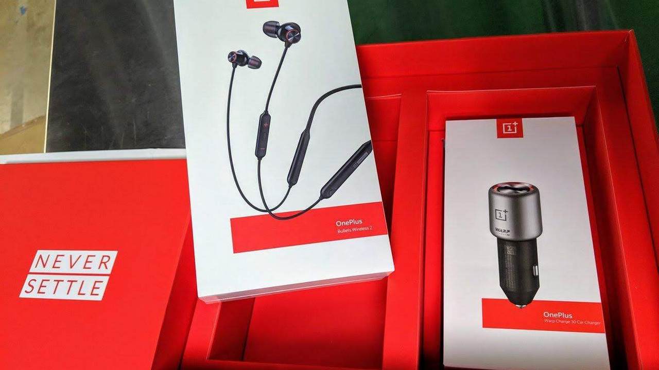 OnePlus Bullets Wireless second-gen earphones, Warp Charge 30 car charger leaked OnePlus Bullets Wireless second-gen earphones, Warp Charge 30 car charger leaked
