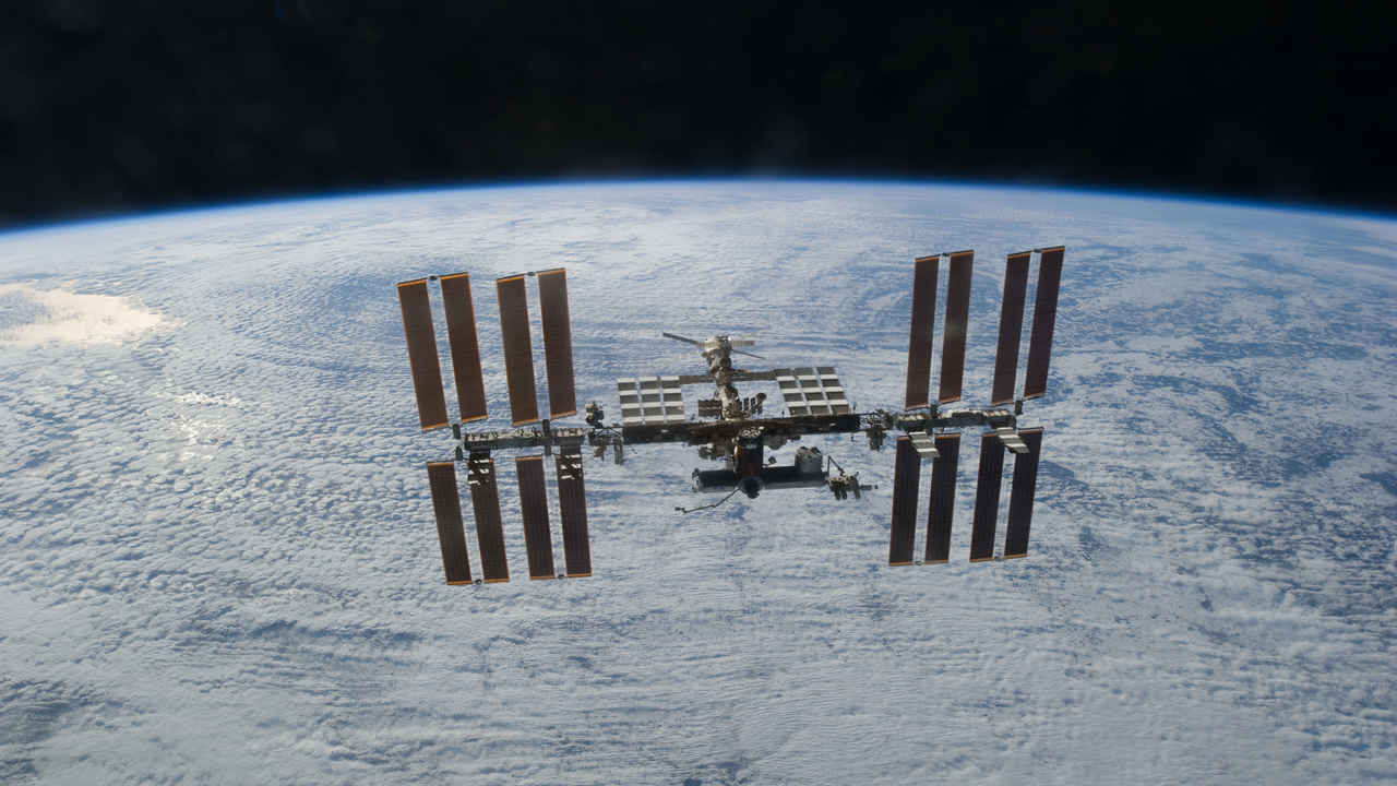 United States renews space flights with Russia to the International Space Station in rare cooperation United States renews space flights with Russia to the International Space Station in rare cooperation