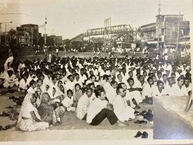 Thane Station (seen in the background) was actually in the centre of the Koliwada and divided it into two halves. Photographs by Late Shri Dattatray Mahadeo Thanekar (Diana)