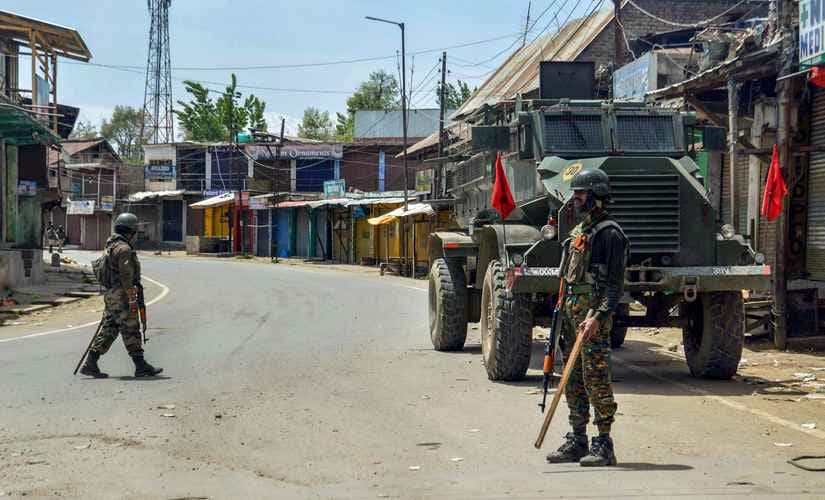 Low turnout marks four phases of LS polls in Kashmir: 172 booths record zero polling; analysts term boycott voluntary