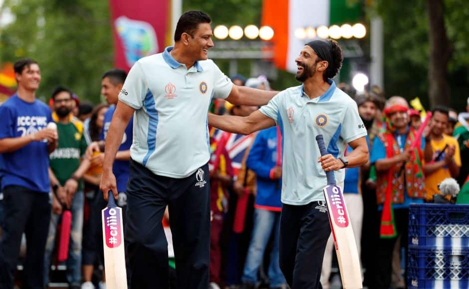 Anil Kumble and Farhan Akthar