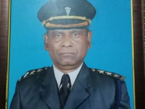 Retired Subedar, who fought in Kargil War, served 30 years in Indian Army, declared 'foreigner', sent to detention centre in Assam Retired Subedar, who fought in Kargil War, served 30 years in Indian Army, declared 'foreigner', sent to detention centre in Assam