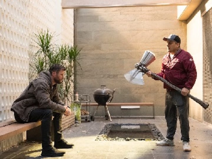 Avengers: Endgame — Russo brothers share behind-the-scenes photo of Thor's 'going for the head' practice