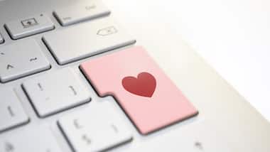 Facebook is testing to launch a free of cost video dating app called Sparked