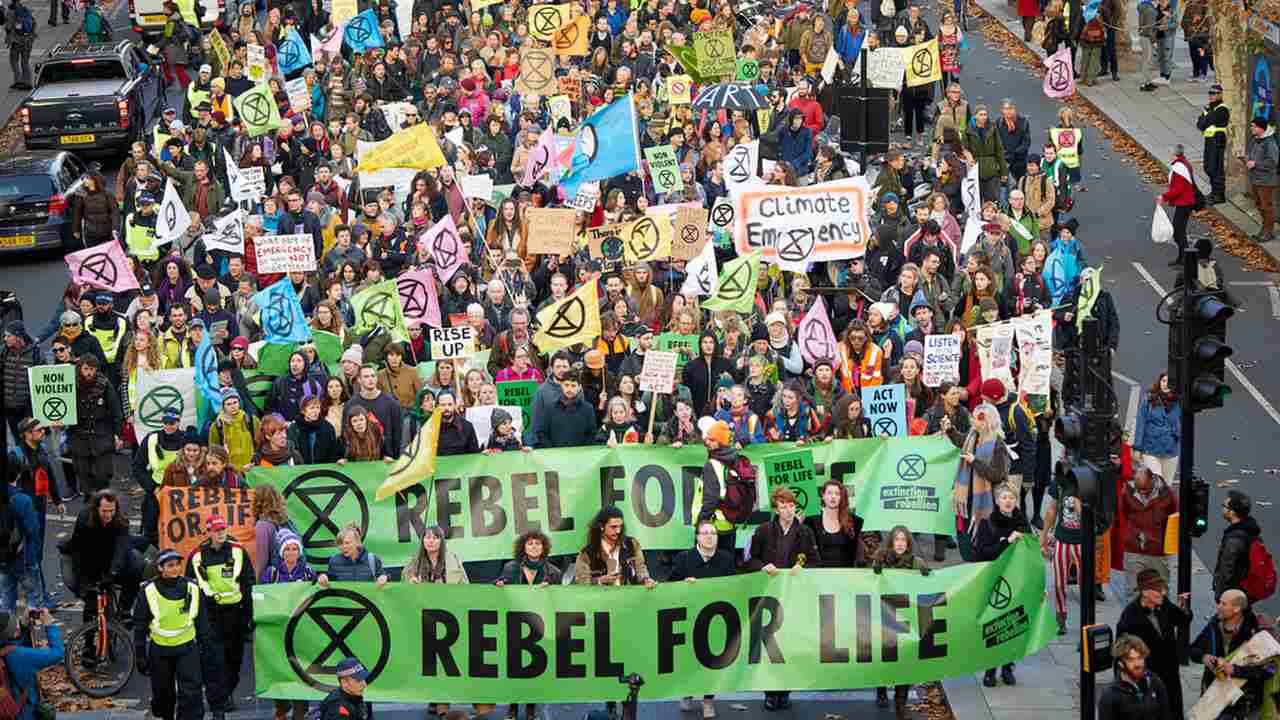 UK becomes first country to declare a 'climate emergency' UK becomes first country to declare a 'climate emergency'