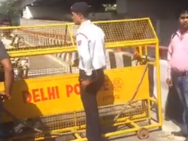 Fact Check: Old video shared on social media with false claim that girl died after ambulance was stopped for Rahul Gandhi's rally Fact Check: Old video shared on social media with false claim that girl died after ambulance was stopped for Rahul Gandhi's rally