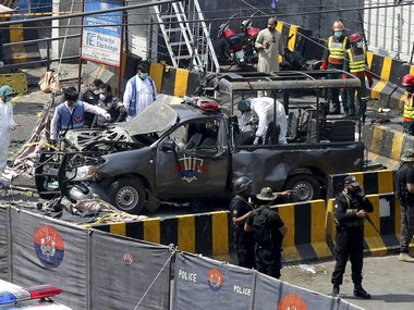 Toll rises to 10 in suicide blast outside Lahore's Data Darbar Sufi shrine, at least 25 injured; Imran Khan condemns attack Toll rises to 10 in suicide blast outside Lahore's Data Darbar Sufi shrine, at least 25 injured; Imran Khan condemns attack