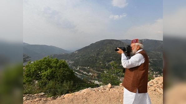Narendra Modi says he used email and digital camera in 1988, but internet only became available in 1995