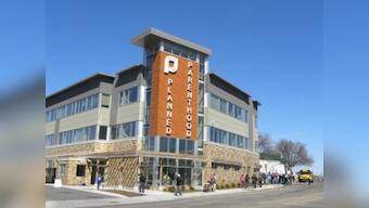 US judge extends order preventing Missouri's only abortion clinic Planned Parenthood's licence from lapsing