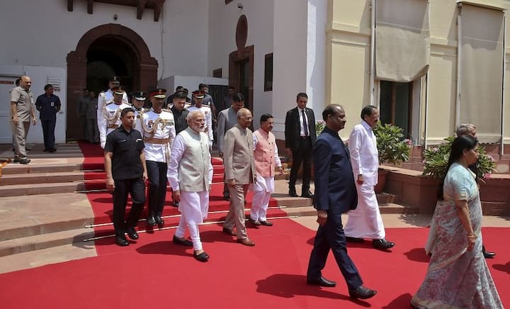 Ram Nath Kovind addresses joint session of Parliament, calls simultaneous polls 'need of the hour' Ram Nath Kovind addresses joint session of Parliament, calls simultaneous polls 'need of the hour'